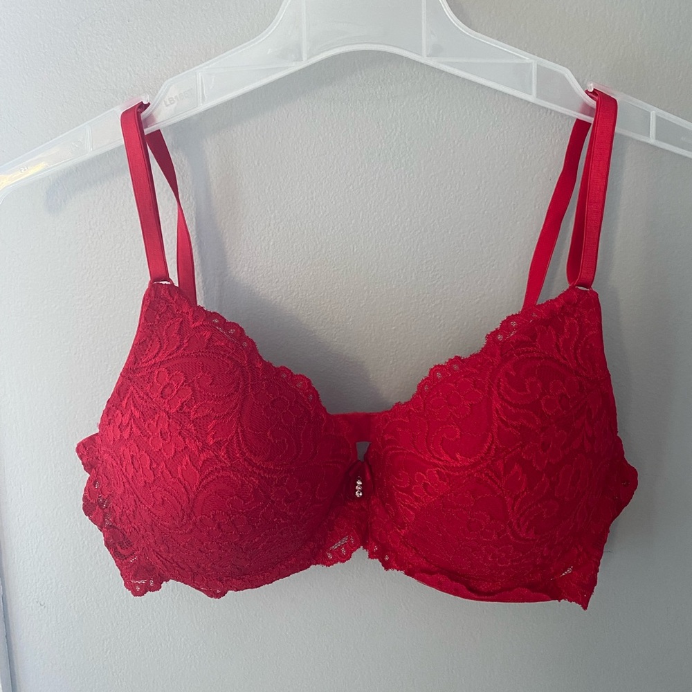 🔴 Smart & Sexy Vibrant Red Lace Bra